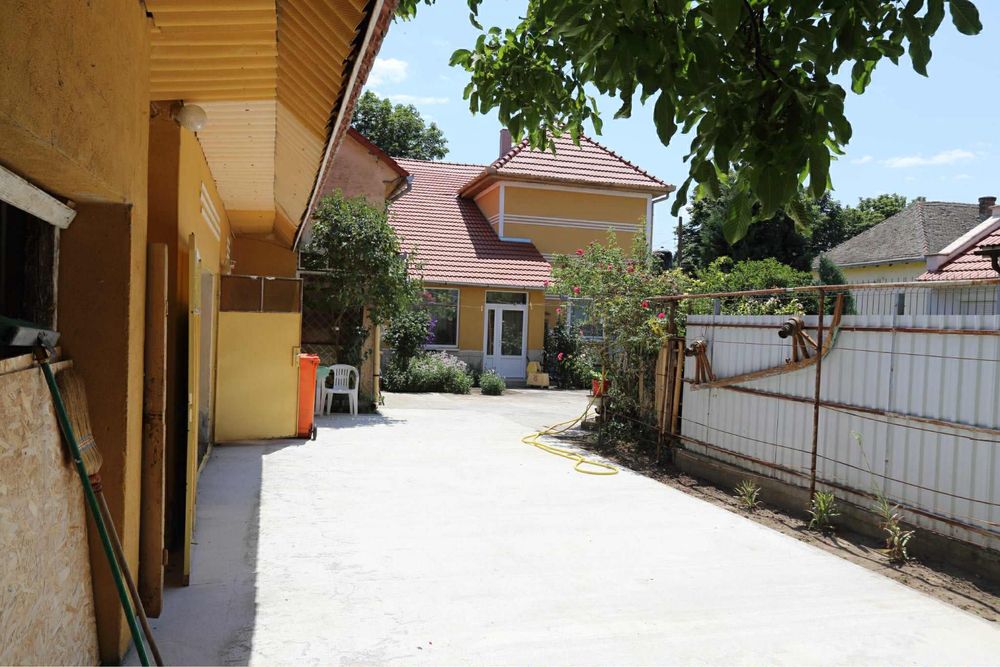 Casa de vanzare in centru Sânnicolau Mare