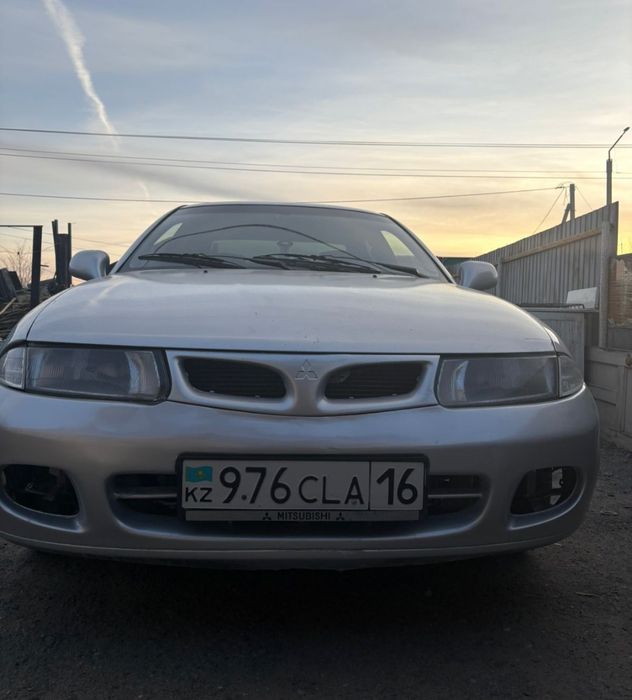 Продам машину мицубици каризма