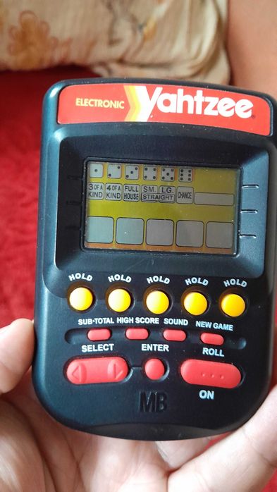 vand consola de mana joc yahtzee cu zaruri