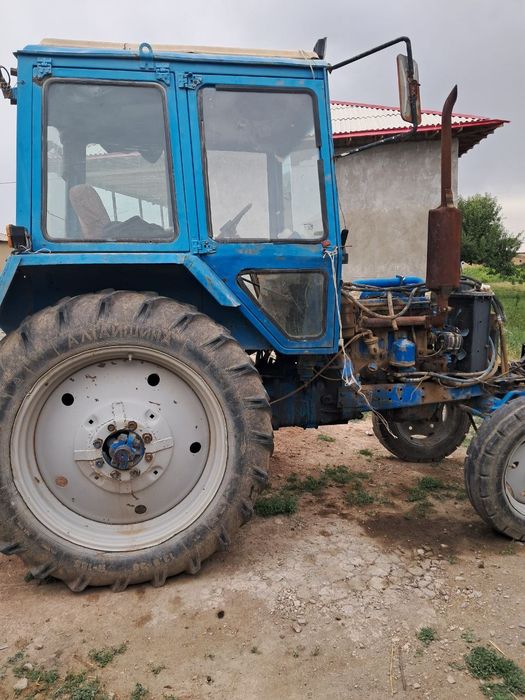 Traktor  sotiladi srochna