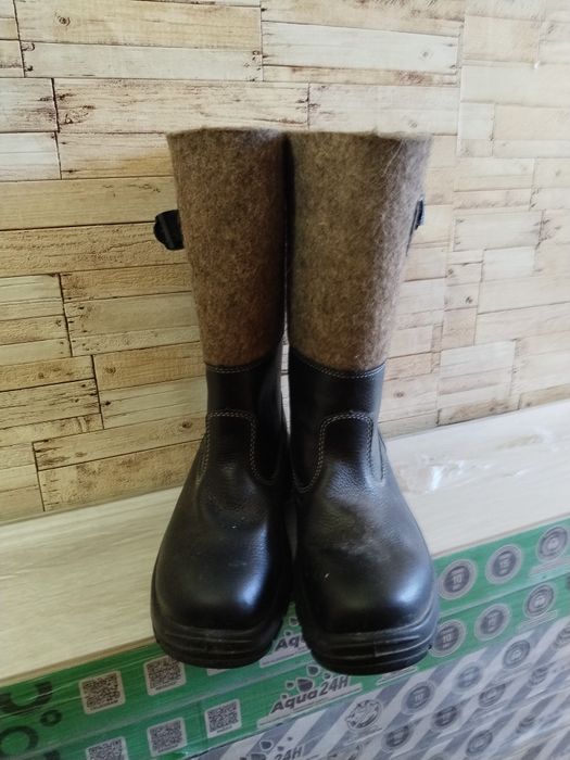 Продаю зимние  рабочие сапоги