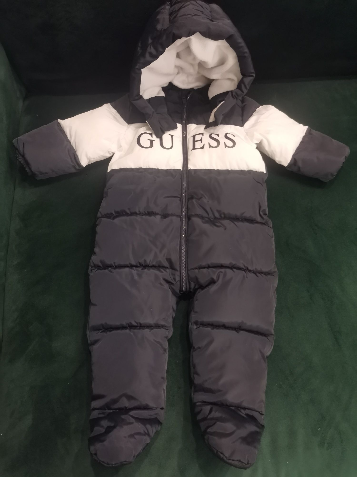 Бебешко космонавтче Guess