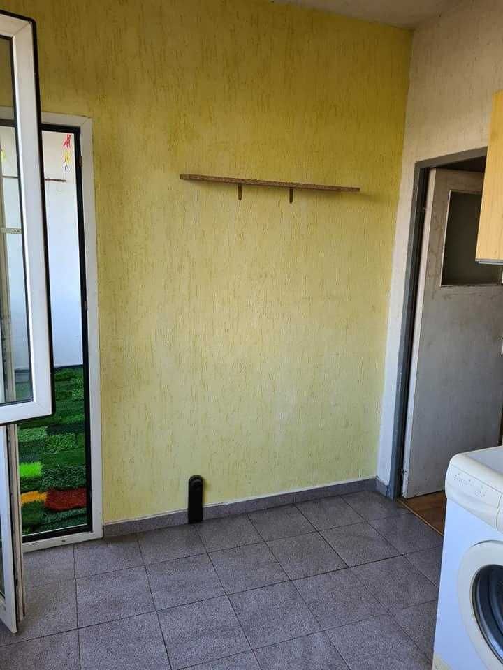 Тристаен имот в Надежда 2