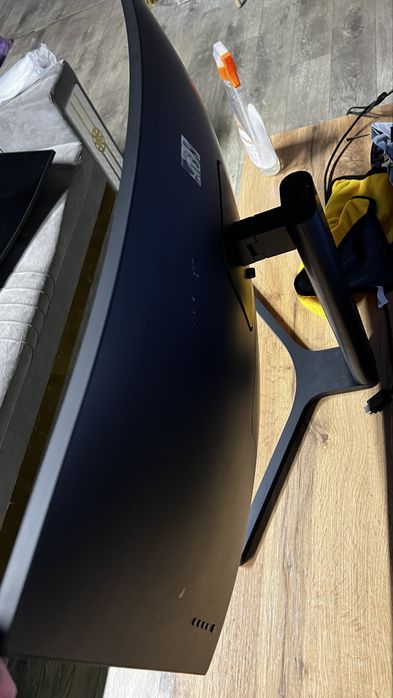 Компьтерный системник и монитор