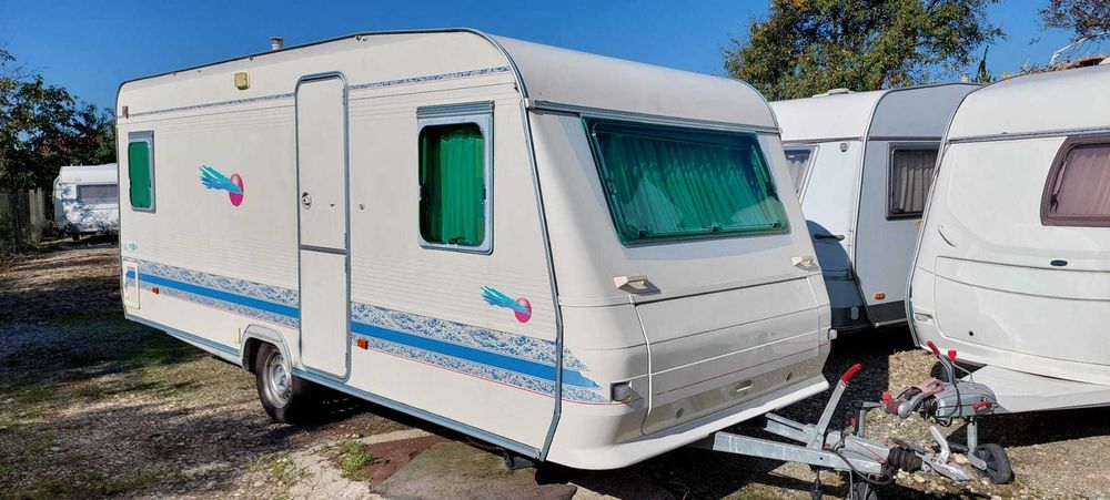 Rulota ADRIA502 cu pat matrimonial, boiler,dus, avem 18 rulote in stoc