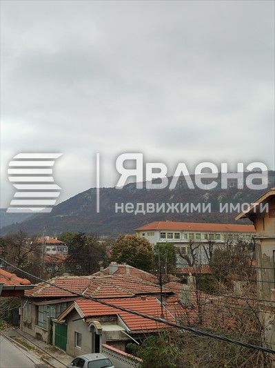 Продава се Четиристаен апартамент в Провадия - 100 кв.м за 495 €/кв.м - Снимка #1