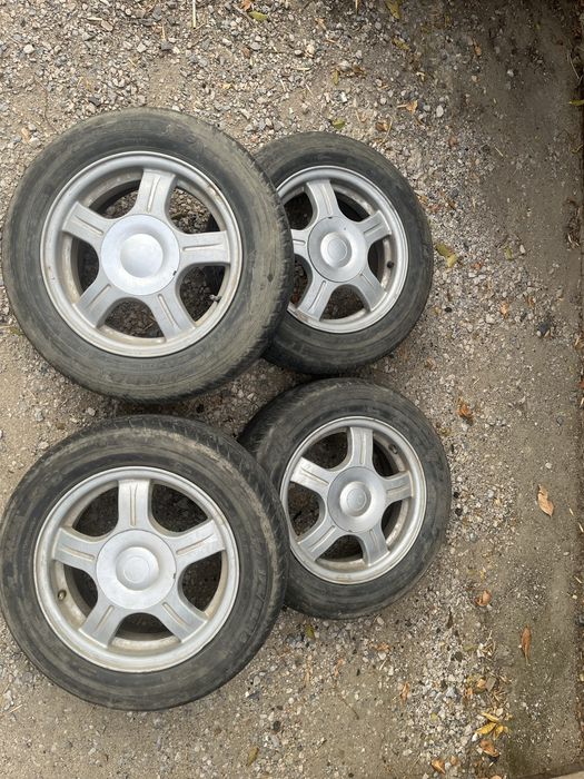 Продам диски на ваз r14 резина летняя 2 диска надо чуть раскотать