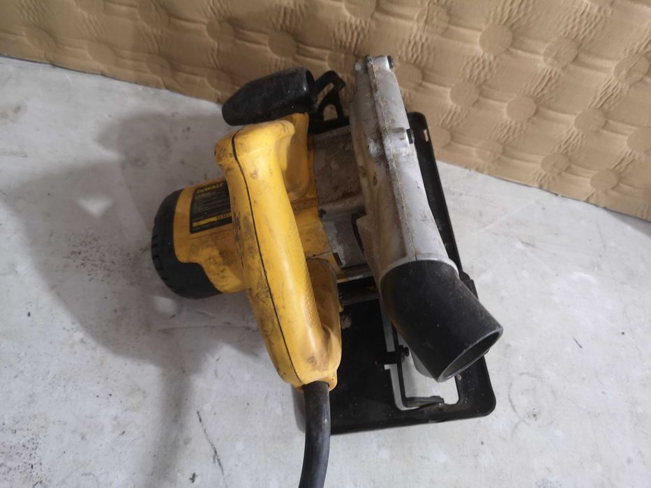 Ръчен циркуляр - DEWALT 1150W \ 110V