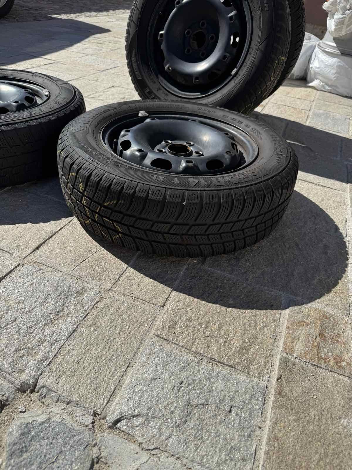 Продавам 4 бр. зимни гуми  14-ки с джанти