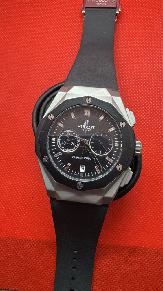 Мъжки часовник Hublot модел Geneva с автоматичен механизъм