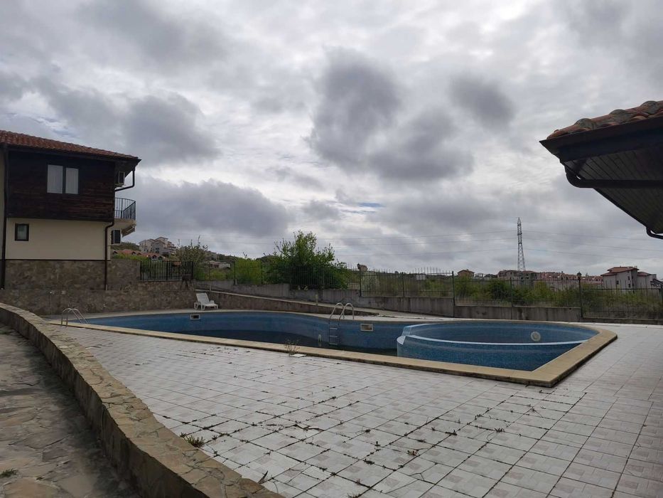 Продава се Четиристаен апартамент в с. Кошарица, Област Бургас - 90 кв.м за 578 €/кв.м - Снимка #2