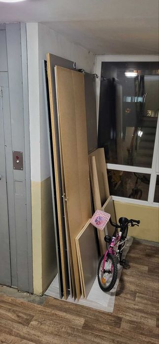 Гардероб с плъзгащи врати