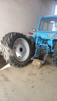 Sotiladi Traktor MTZ 80