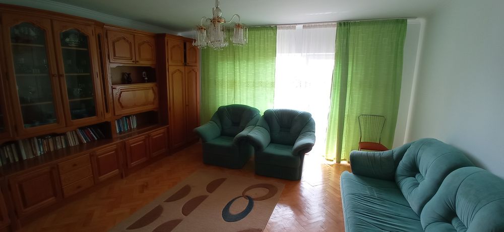 Închiriez apartament 3 camere complet mobilat