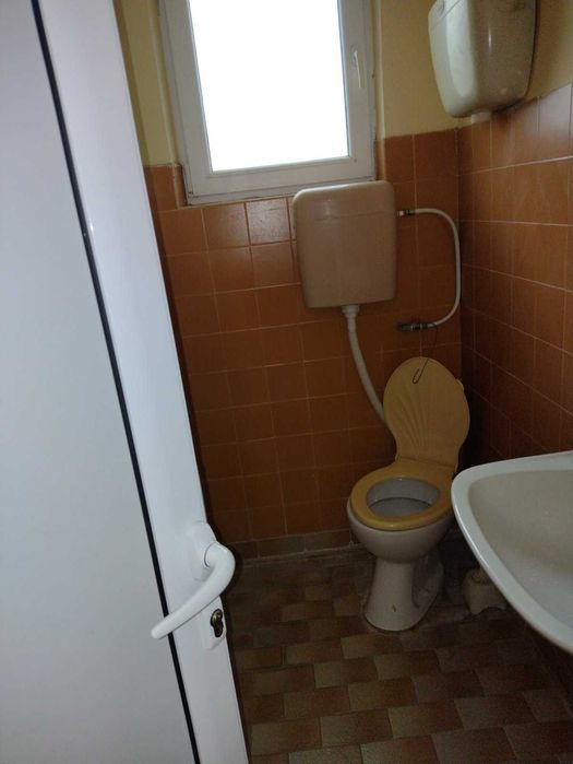 Двуетажна къща 120 кв. м с 5 стаи + 640 кв. м двор  в с. Драгомирово