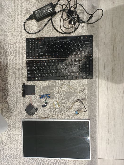 Продам на запчасти ноутбук леново g580