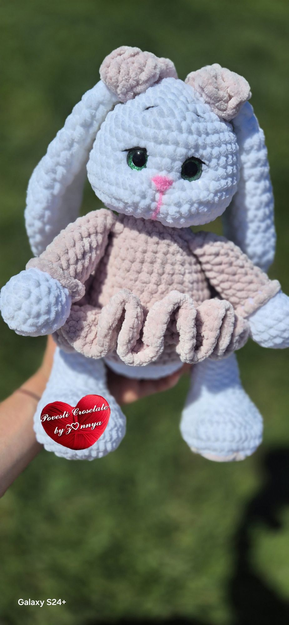 Iepure crosetat amigurumi
