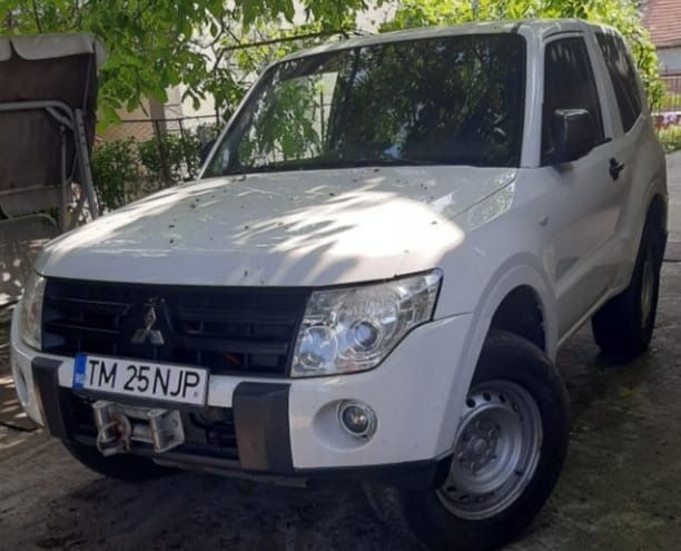 Mitsubishi pajero autoutilitară