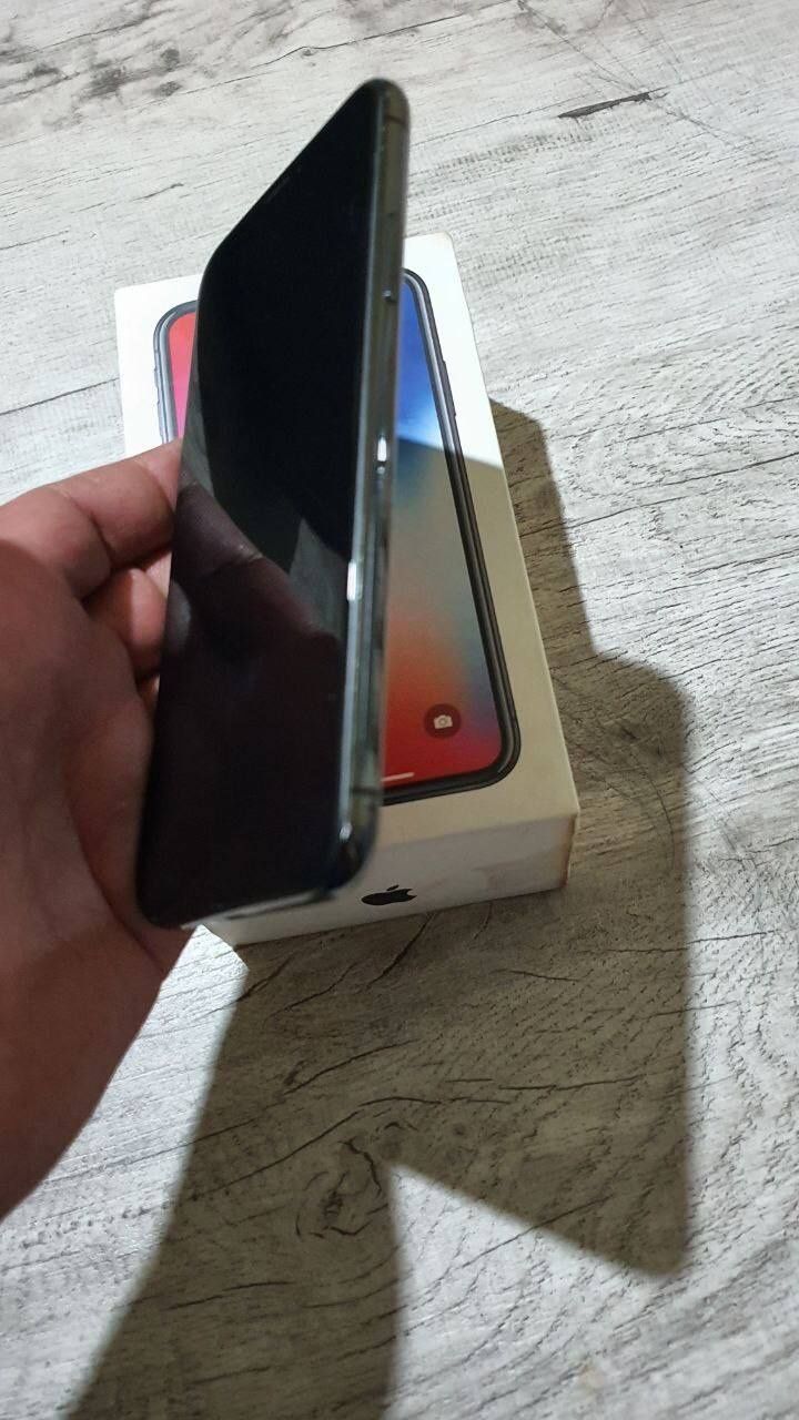 iPhone x 64 gb  sotaman srochniy oladiga n tel qilsin