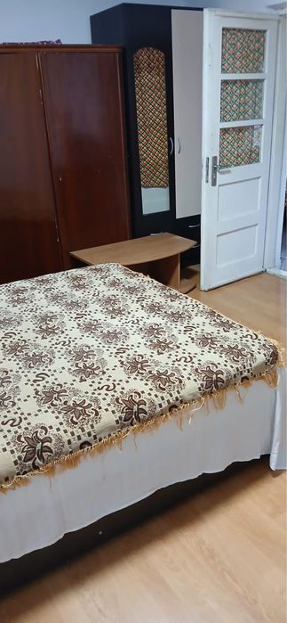 Inchiriez garsoniera la curte dn ghica