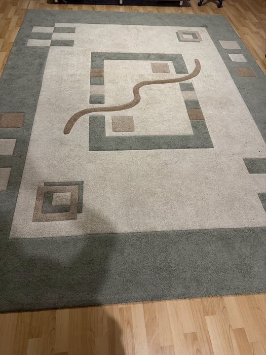 Продам ковер  срочно