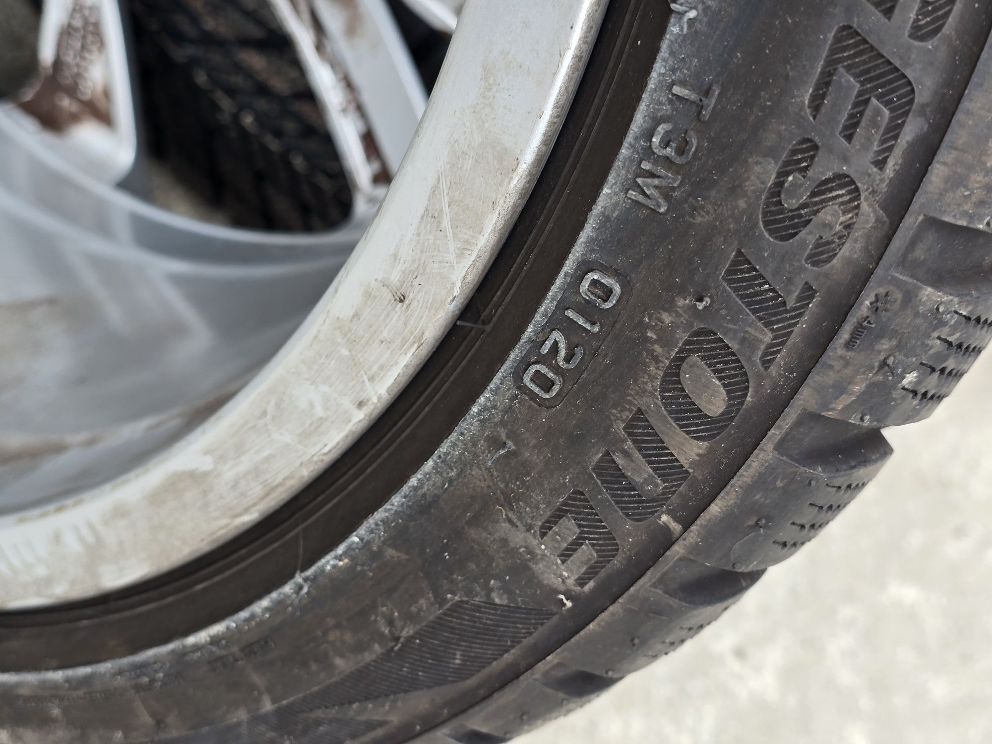 4 Броя 245/40/18 Bridgestone 1x8mm 24dot 3x7mm 20dot