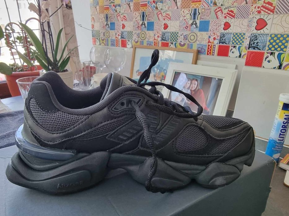 Adidasi new balance 9060