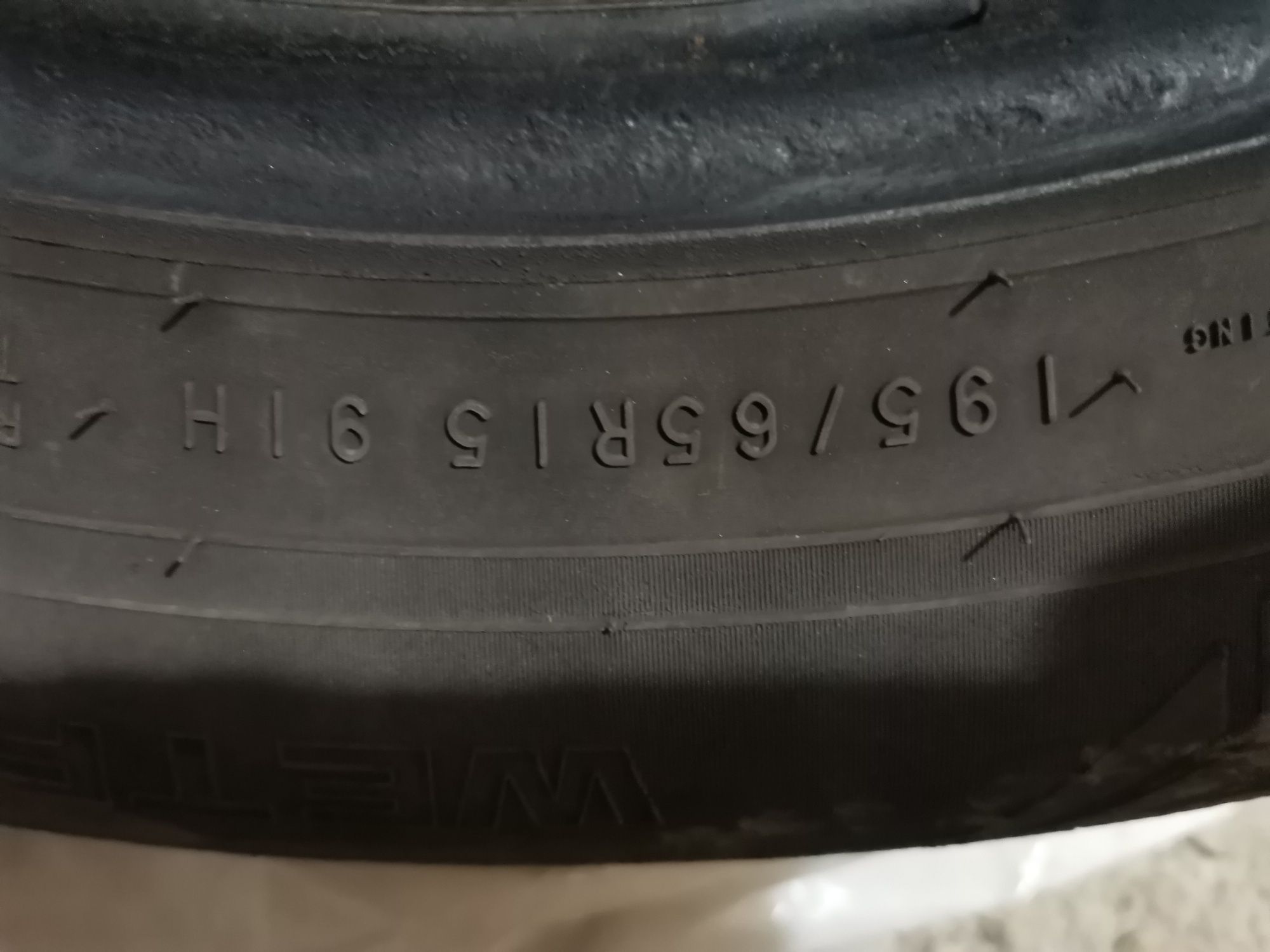 Продавам летни гуми 195/65/15 Nokian