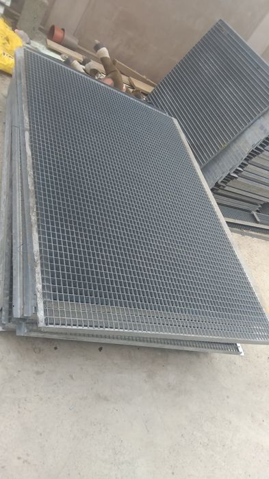 Grătare zincate la diferite dimensiuni