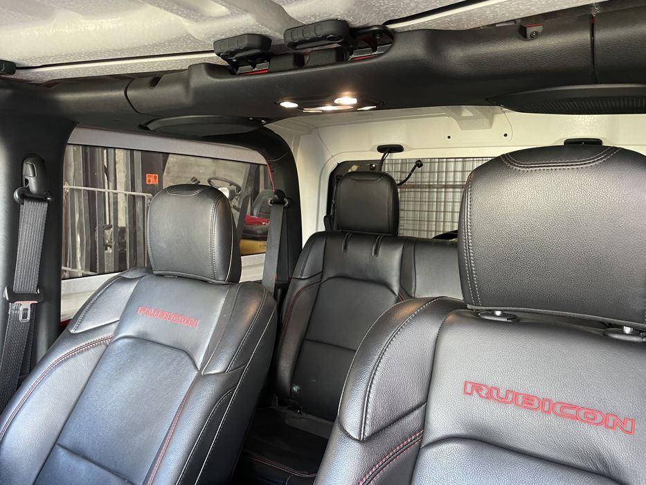 Jeep Wrangler Rubicon 43000 km scimb imobiliare materiale de construct