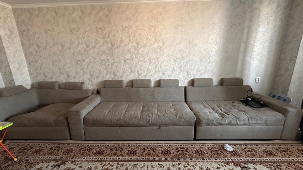 Диван серого цвета