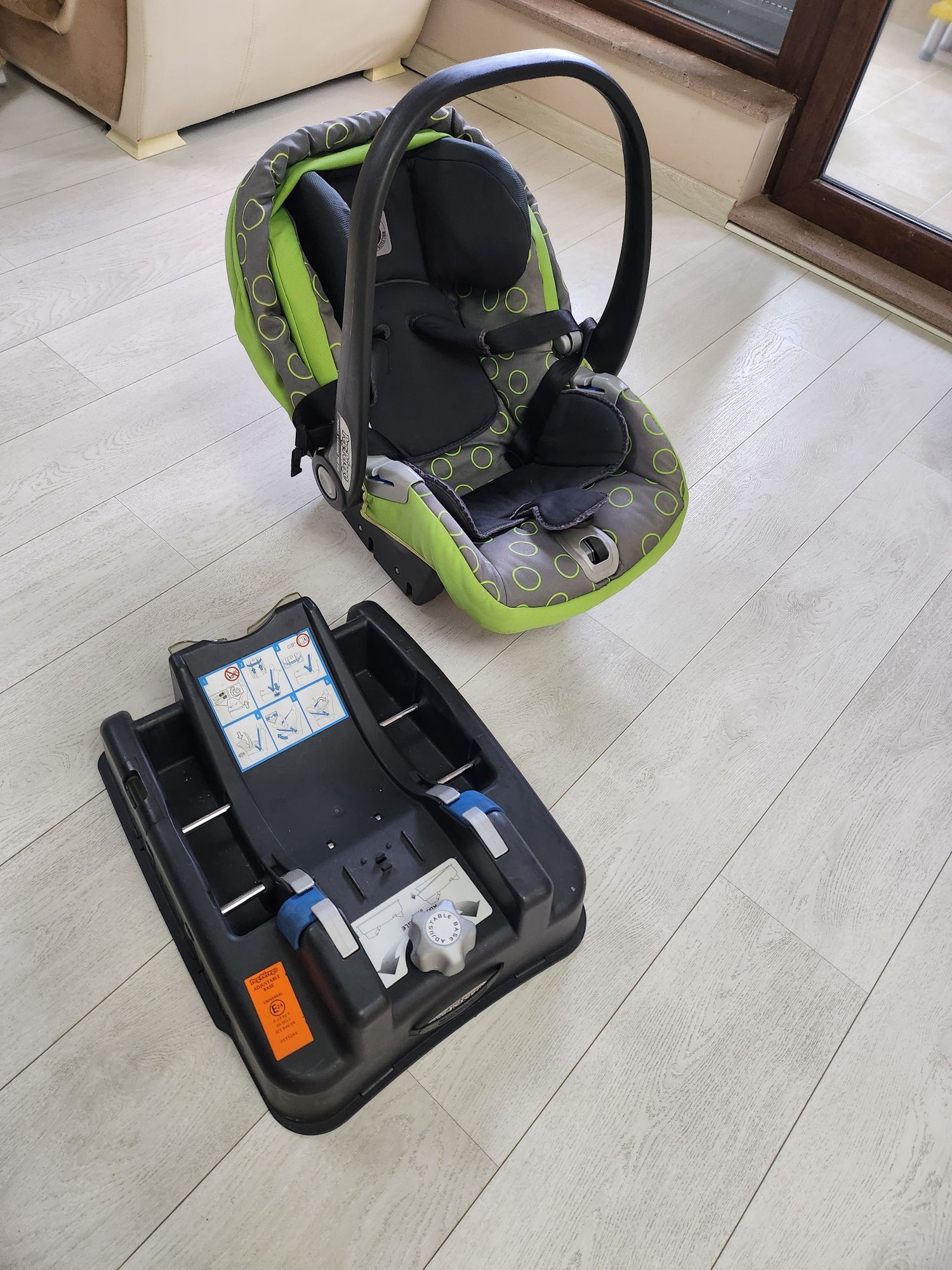Столче Peg Perego за кола за бебе