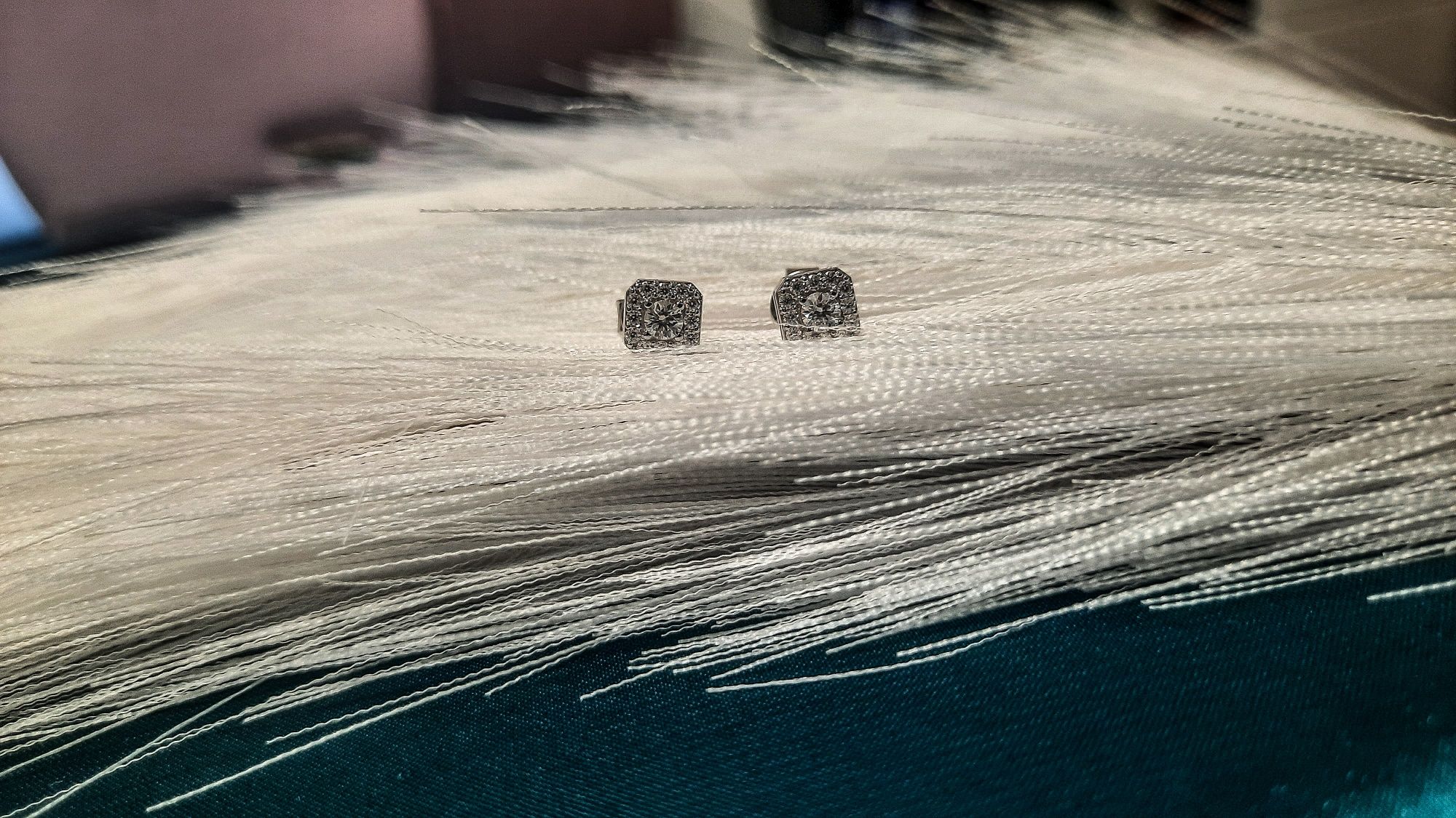 Cercei cu moissanite