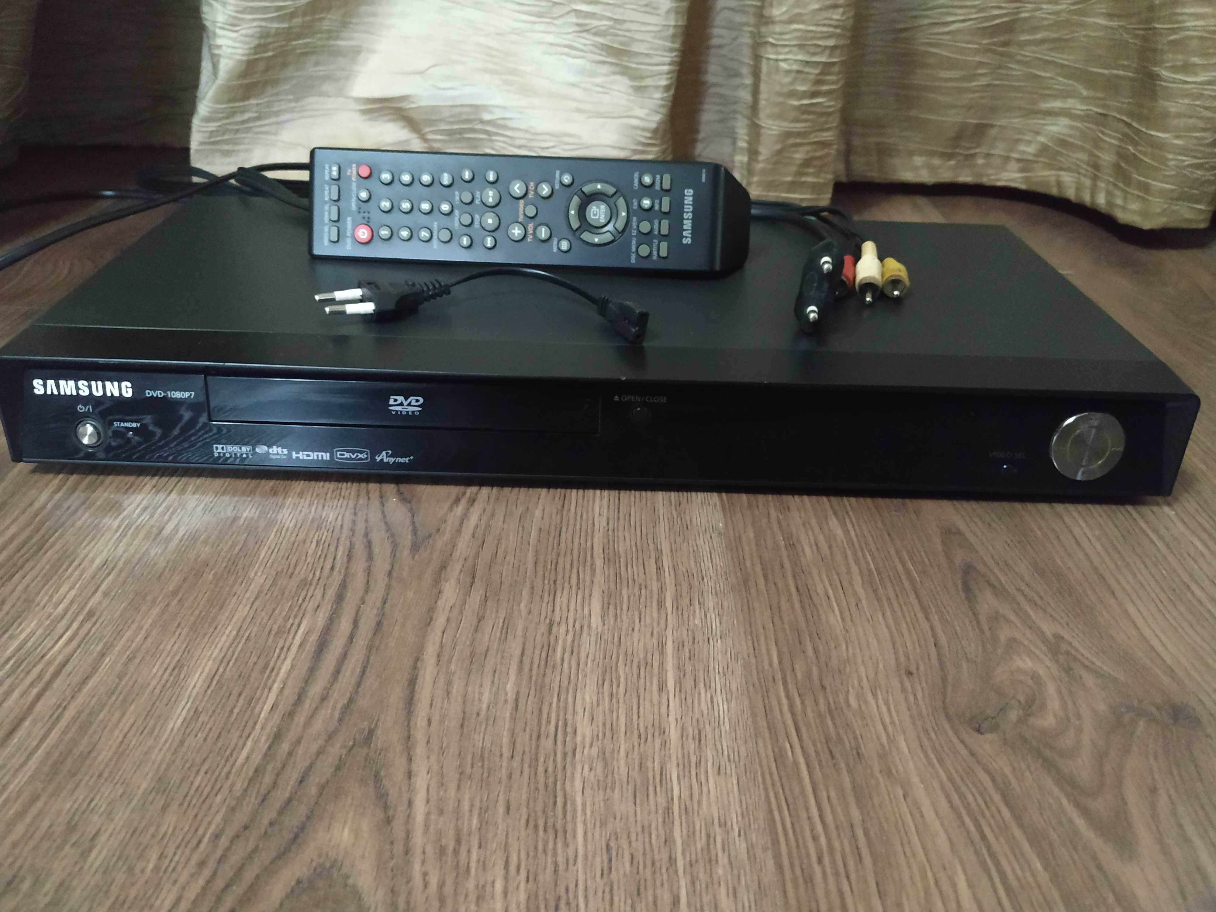 Receiver UPC DC621KU - UPC (telecomanda + cabluri)