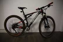 Vand Merida MTB Ninety-Six 9.800 negru-rosu-alb, ca noua, impecabila!