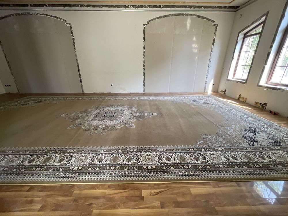 Продам Большой ковёр 4x8