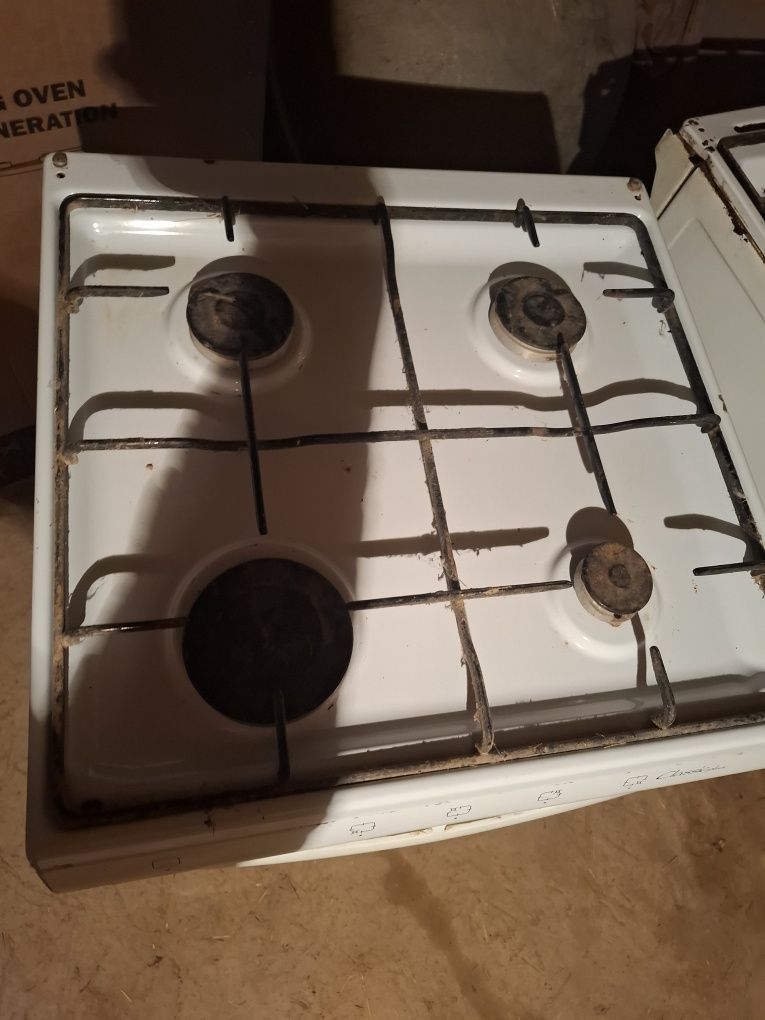 Gaz plita sotiladi
