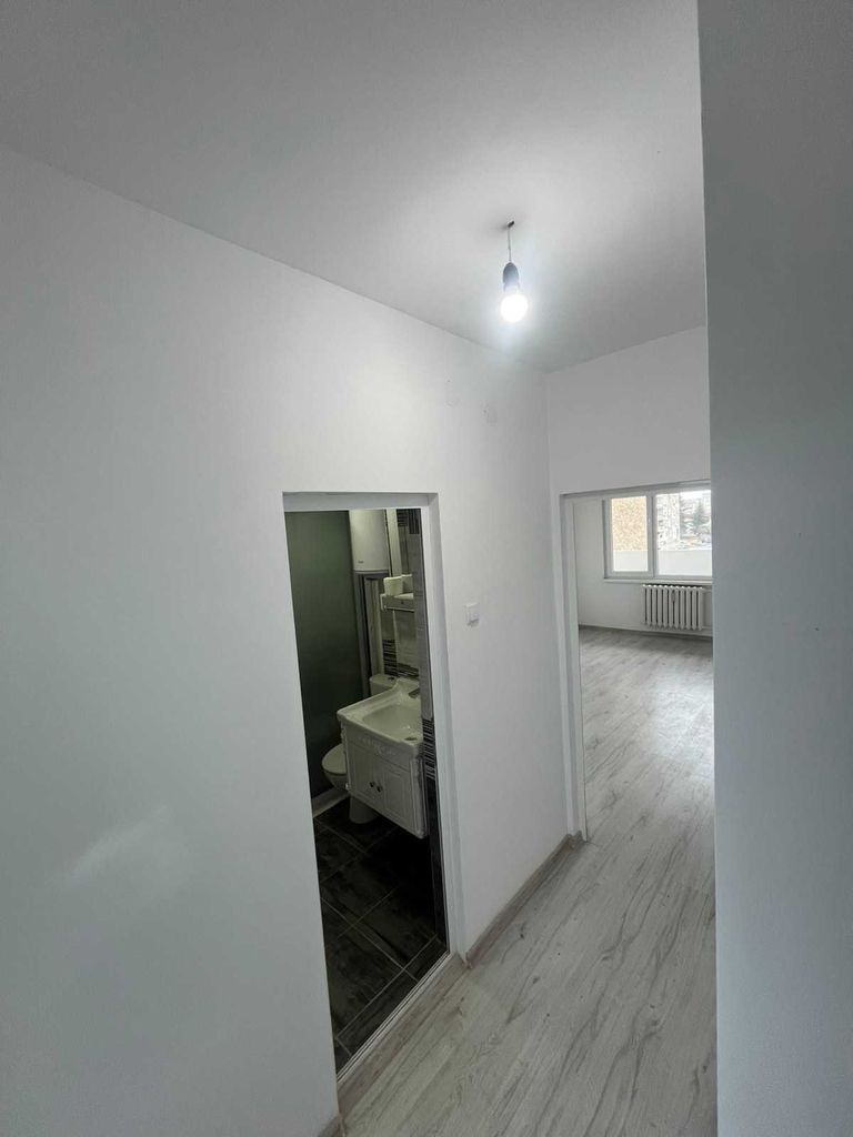 Продава се Тристаен апартамент в Разград, Лудогорие - 100 кв.м за 1148 €/кв.м - Снимка #10
