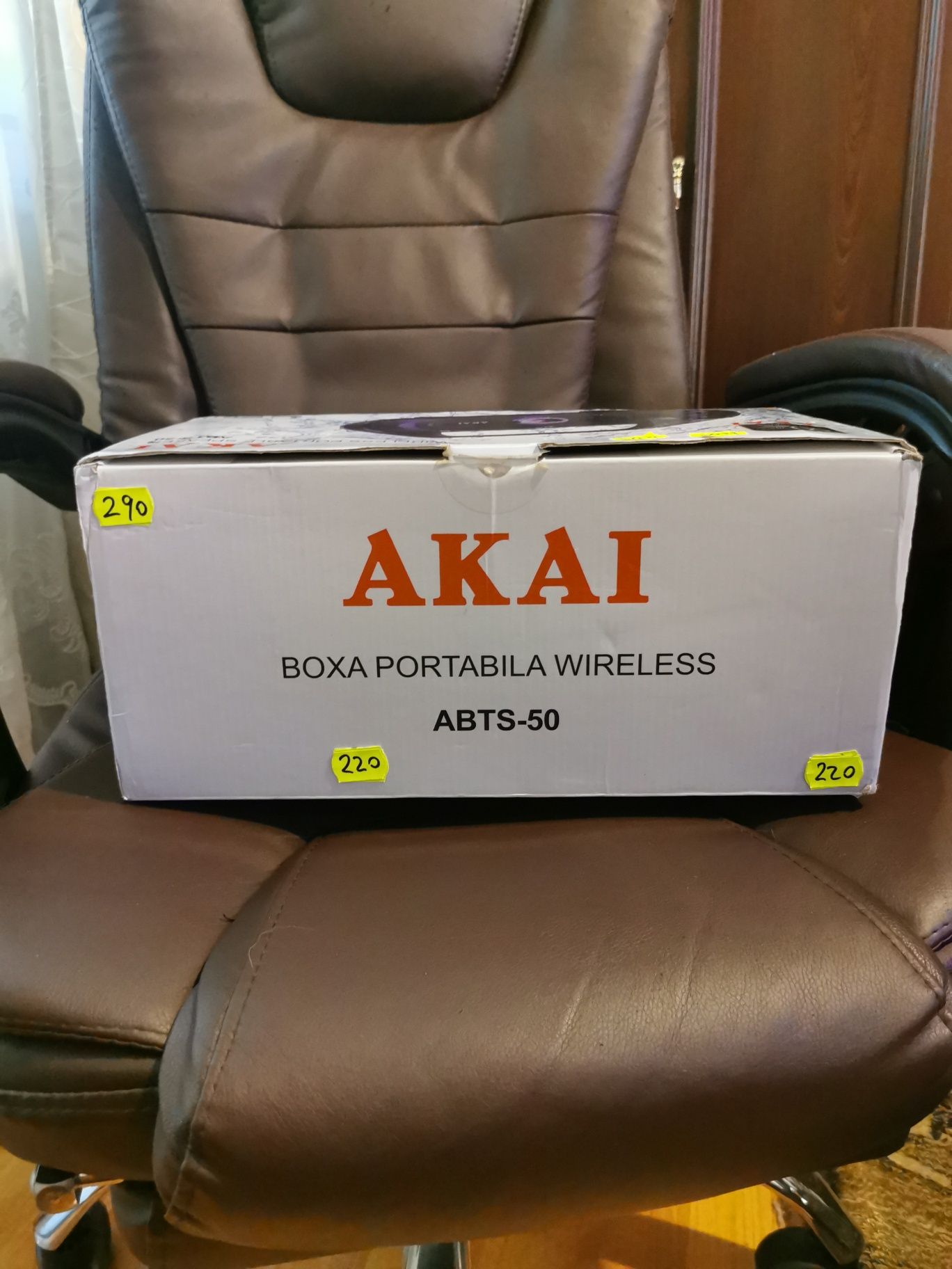 Boxa Akai portabilă