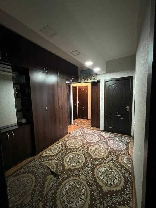Продается 4х комнатная квартира,Район Сергели 8а