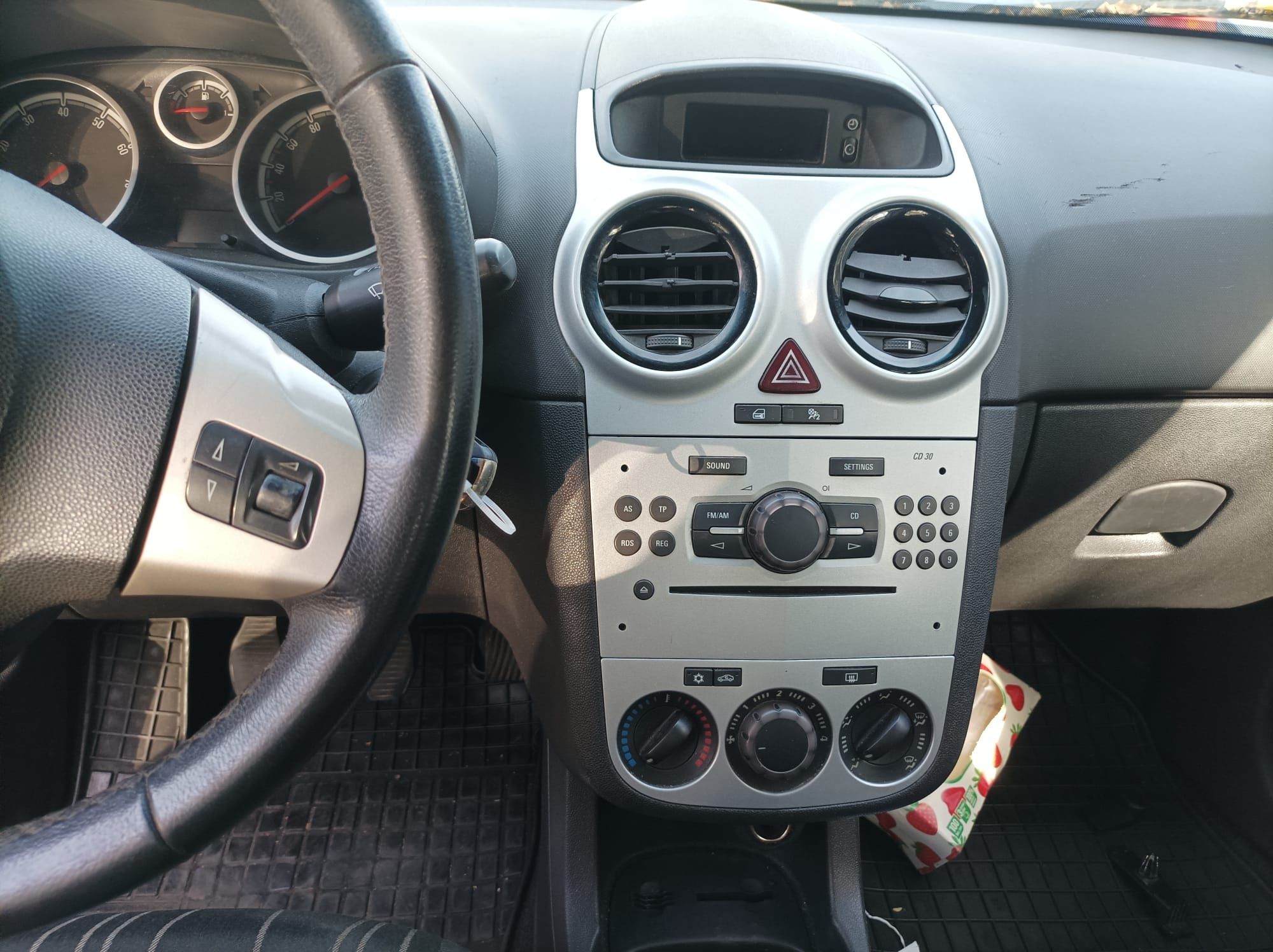 Radio CD Opel Corsa D 1.4 benzina an 2010