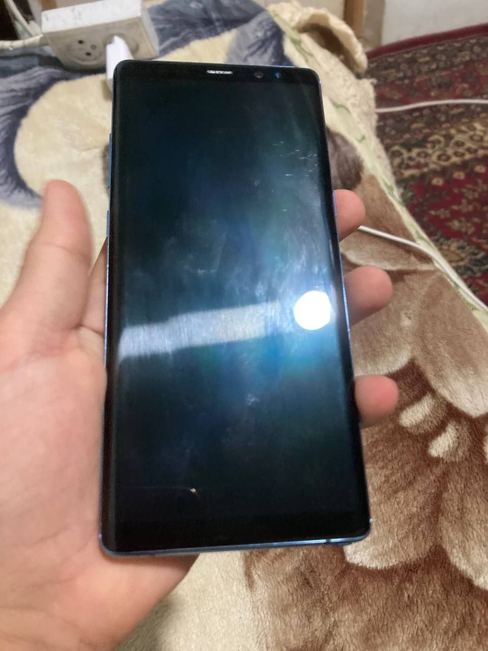 Galaxy note 8 ruchkasi bor