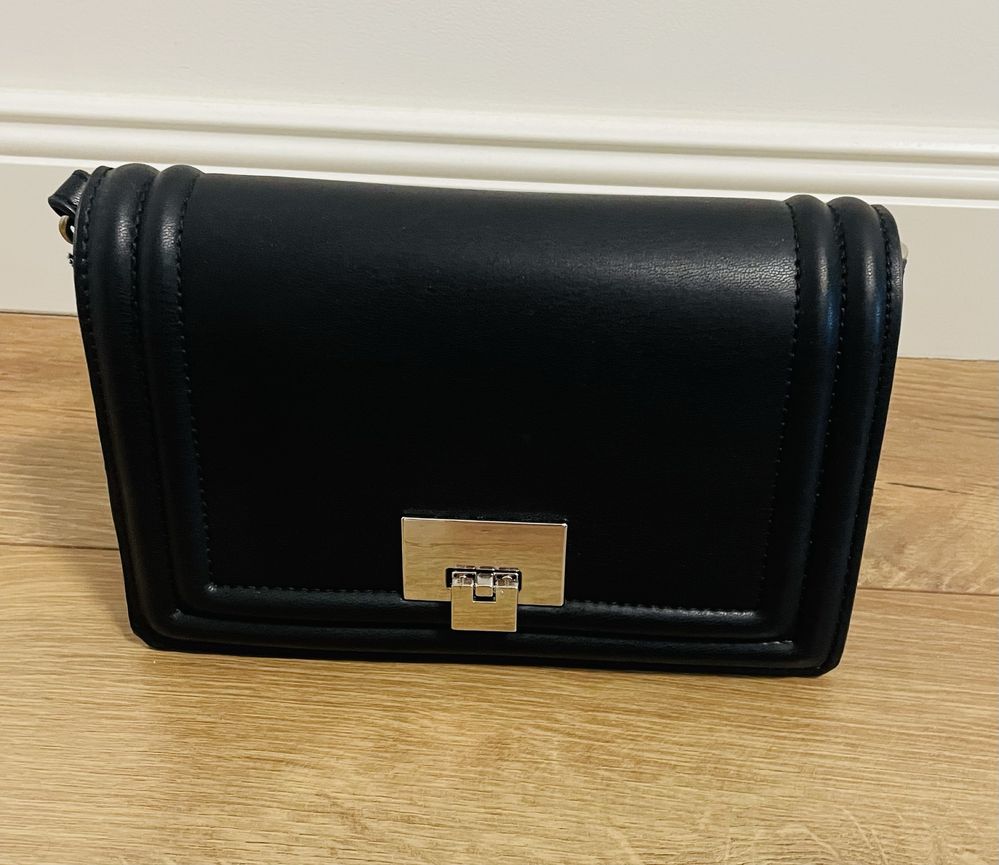 Geanta neagra Stradivarius