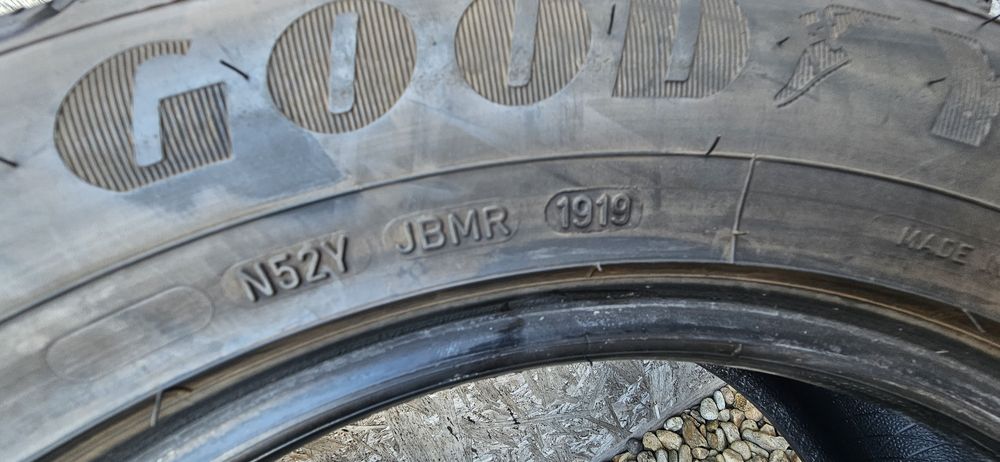 Anvelope Goodyear UltraGrip ICE Arctic Suv 4X4 225/65 R17 102T M+S