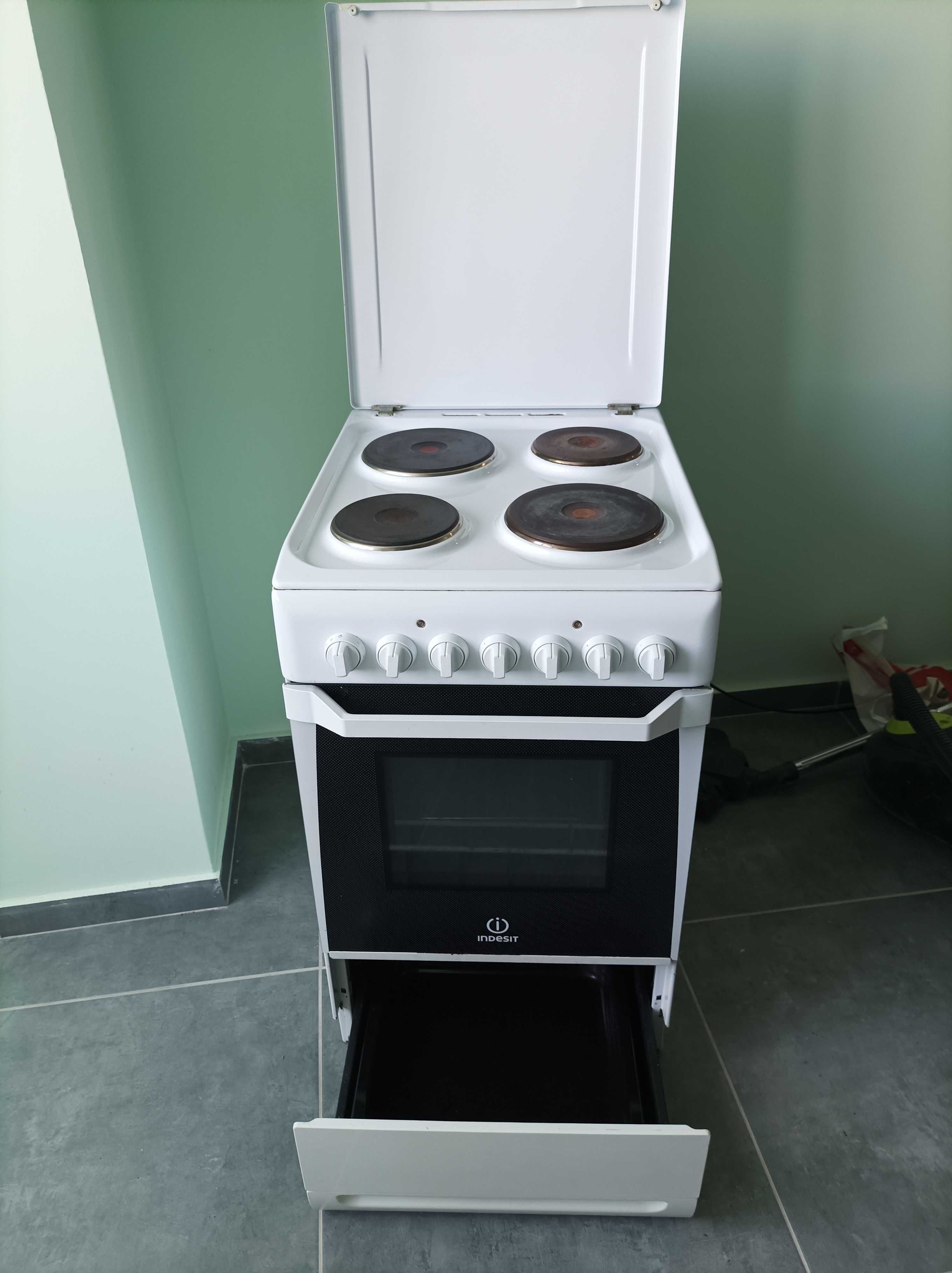 Готварска печка Indesit