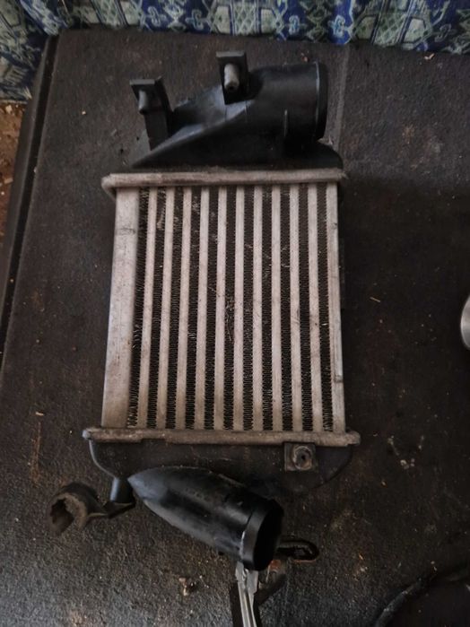 Интеркулер,къпхолдери ABS модули, педали и много други части.