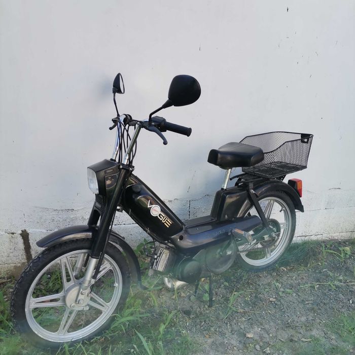 Vând moped peugeout vogue 103.