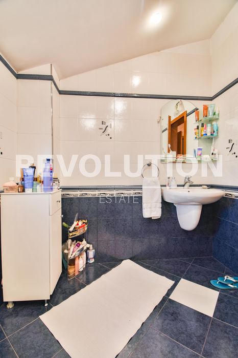 Дава се под наем Къща в София, Надежда 2 - 300 кв.м за 1500 € - Снимка #8