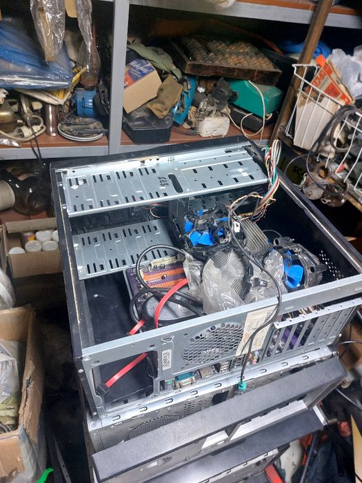 Продаю компьютерный хлам
