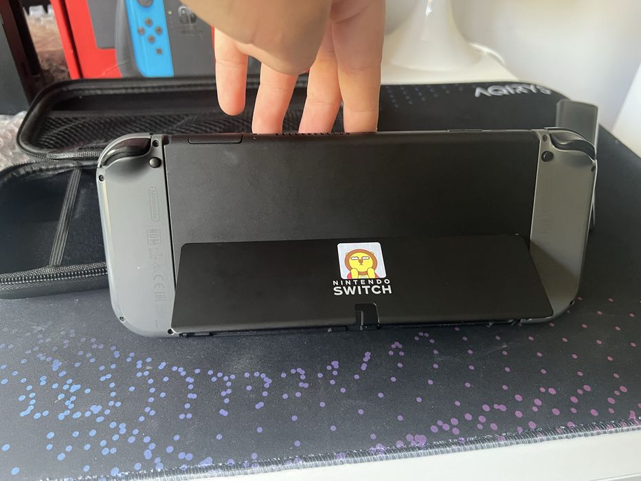 Nintendo Switch OLED + 2 controllere extra (gri)-pachet complet!
